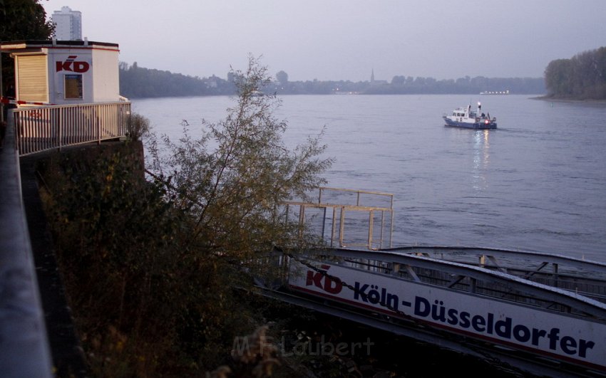 Anlegerstelle in Koeln Porz vom Schiff gerammt P15.JPG